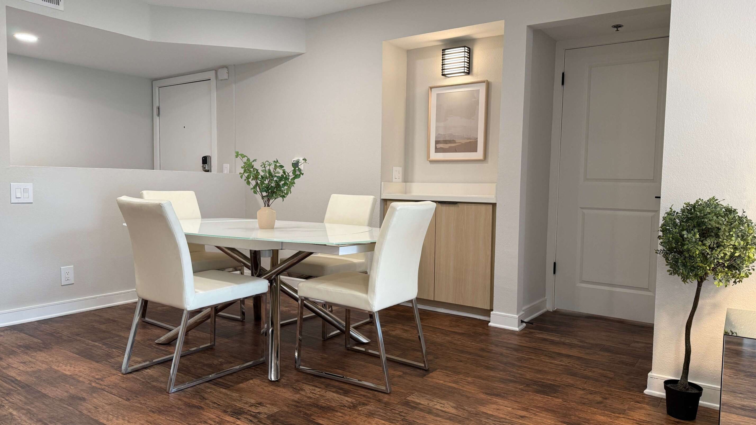 stylish Los Angeles furnished apartment interior design