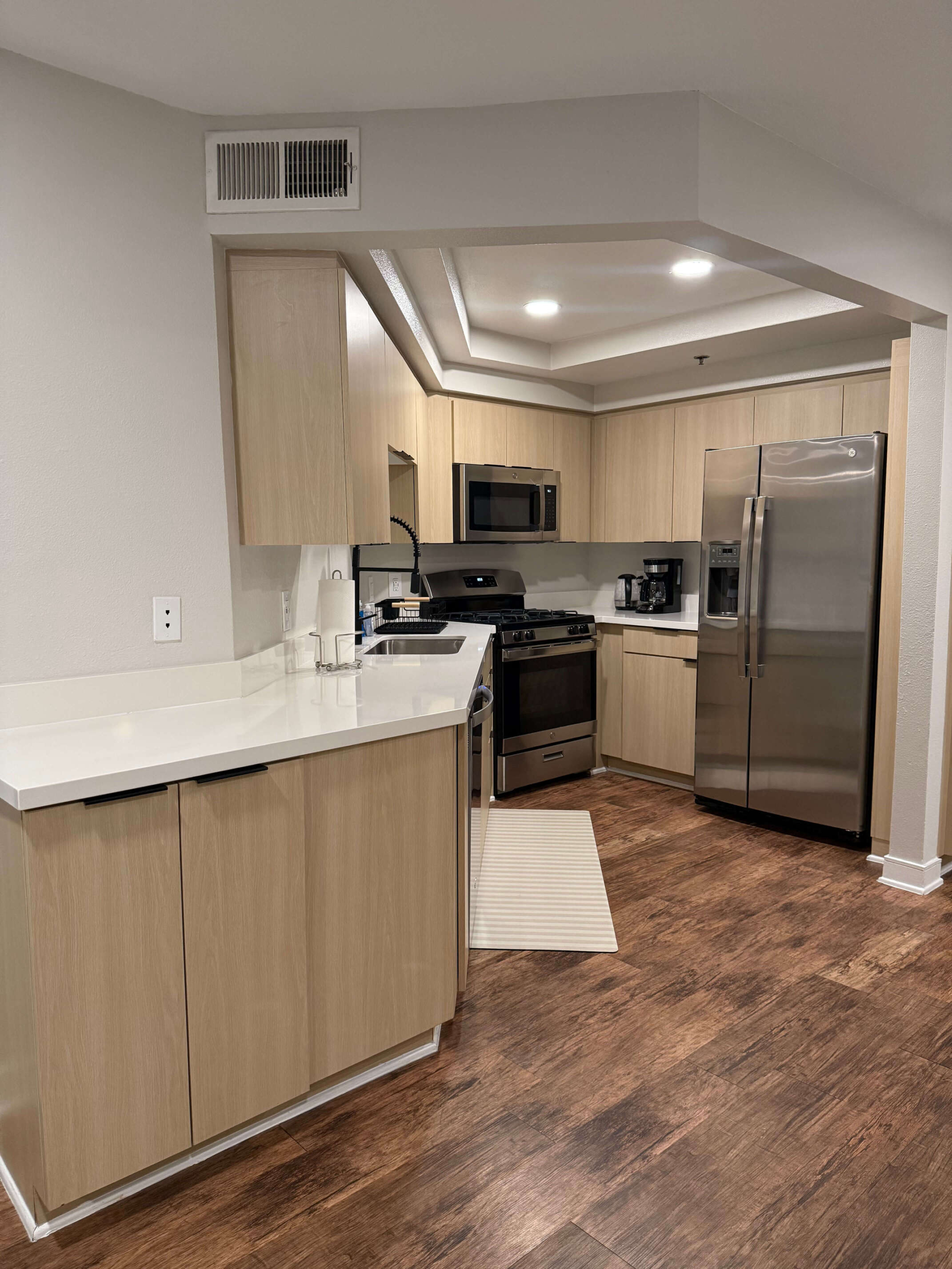 high end serviced apartment interior in Los Angeles