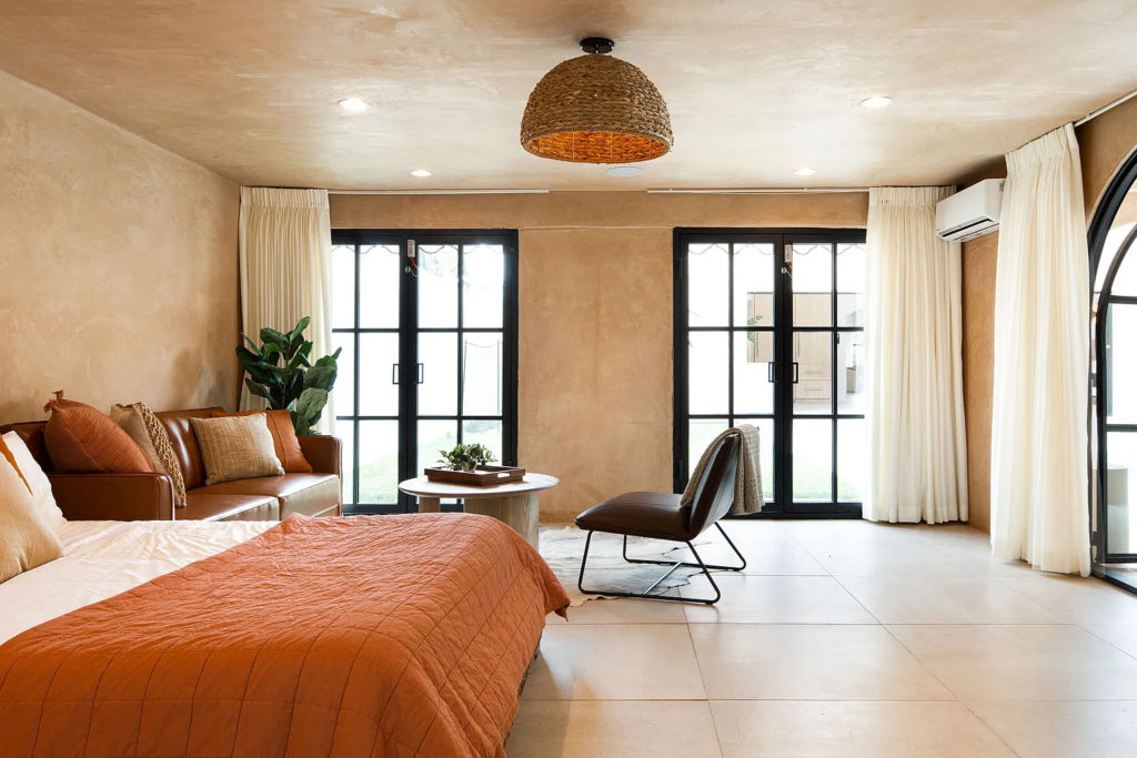 comfortable luxury living room apartment Los Angeles